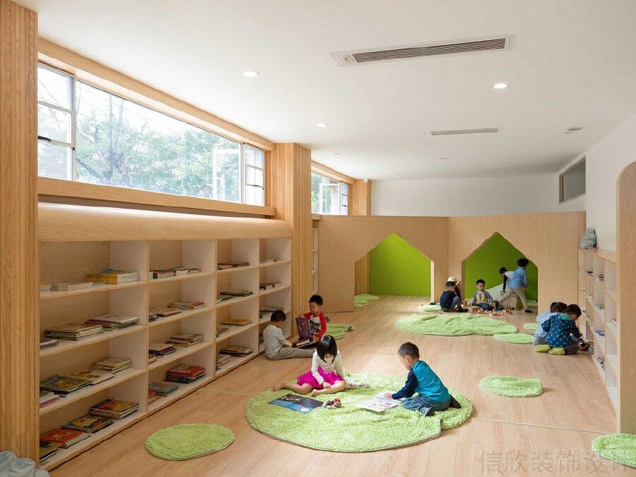 幼兒園裝修設計效果圖原木風定制收納閱讀書柜。童躲避屋,色環保裝修。