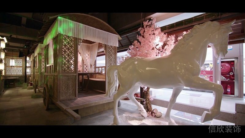創(chuàng)意現(xiàn)代馬車元素餐廳裝修木質(zhì)效果圖中國風設計