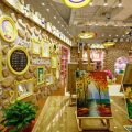 繪畫教室鵝卵石墻體鋪貼形象板收納展示柜工業(yè)風現(xiàn)代簡約造型設計藝術(shù)中心