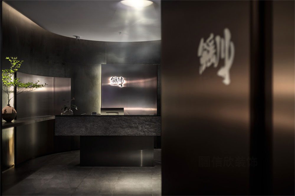 深圳鹽田新中式風(fēng)格川菜館裝修設(shè)計地面鋪貼