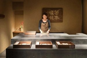 新中式風(fēng)格辦公空間展廳演示接待區(qū)裝修圖
