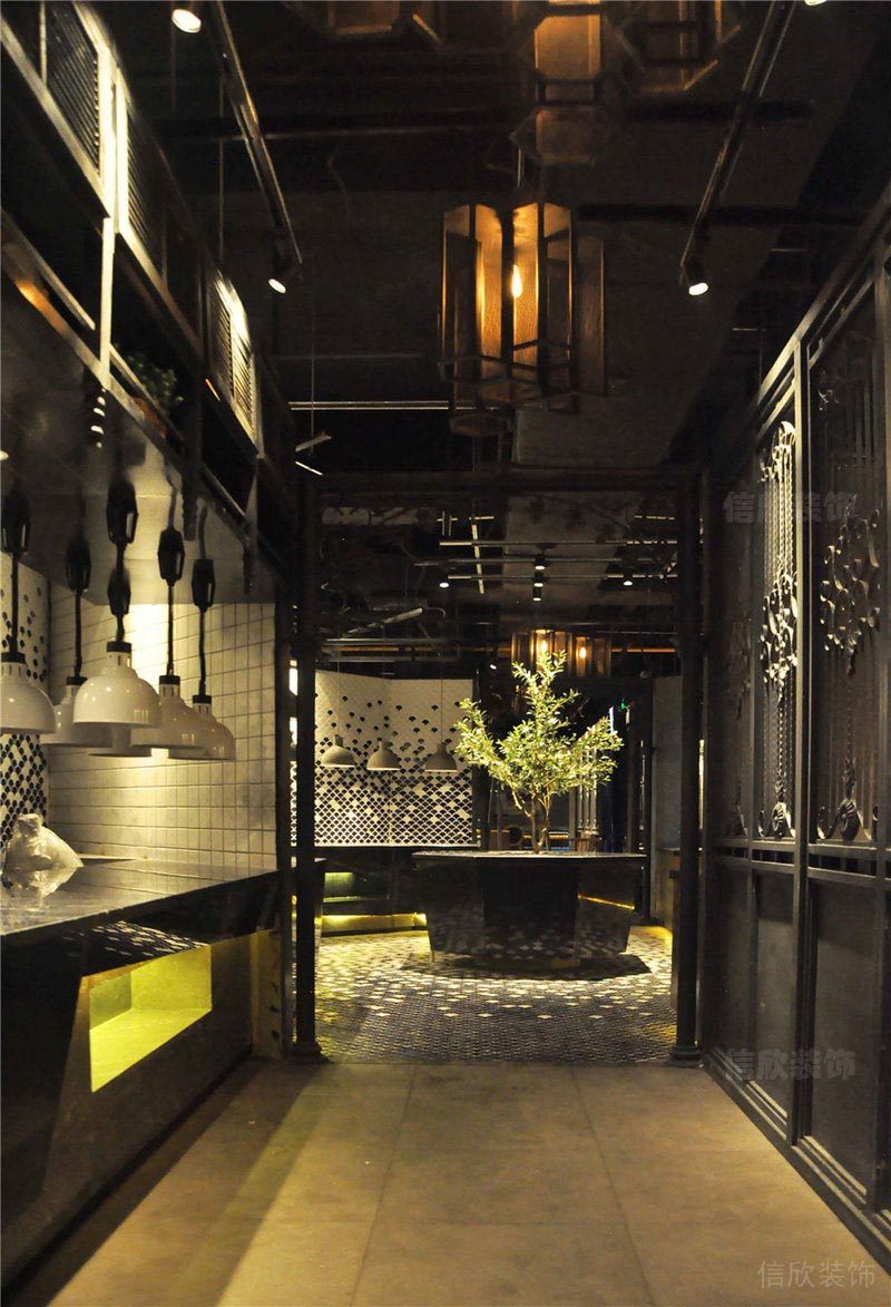 工業(yè)風(fēng)餐廳過道裝修天花燈飾自助餐現(xiàn)代過道中式風(fēng)平推門設(shè)計(jì)圖