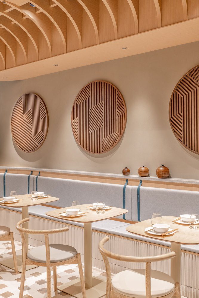 深圳龍華日式風格餐廳卡座用餐區(qū)裝修設計