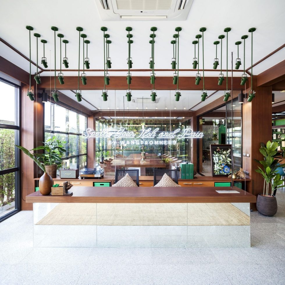 暖色田園風(fēng)辦公室裝修設(shè)計(jì)暖木色前臺(tái)接待區(qū)