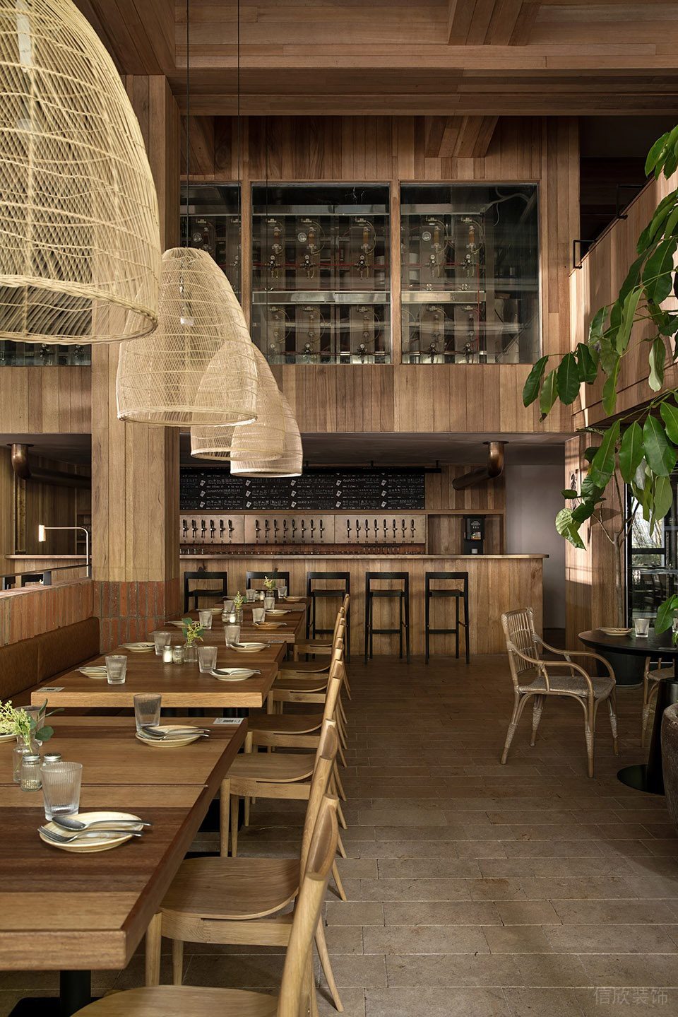 舒適原木風(fēng)餐廳舒適用餐區(qū)設(shè)計(jì)效果圖