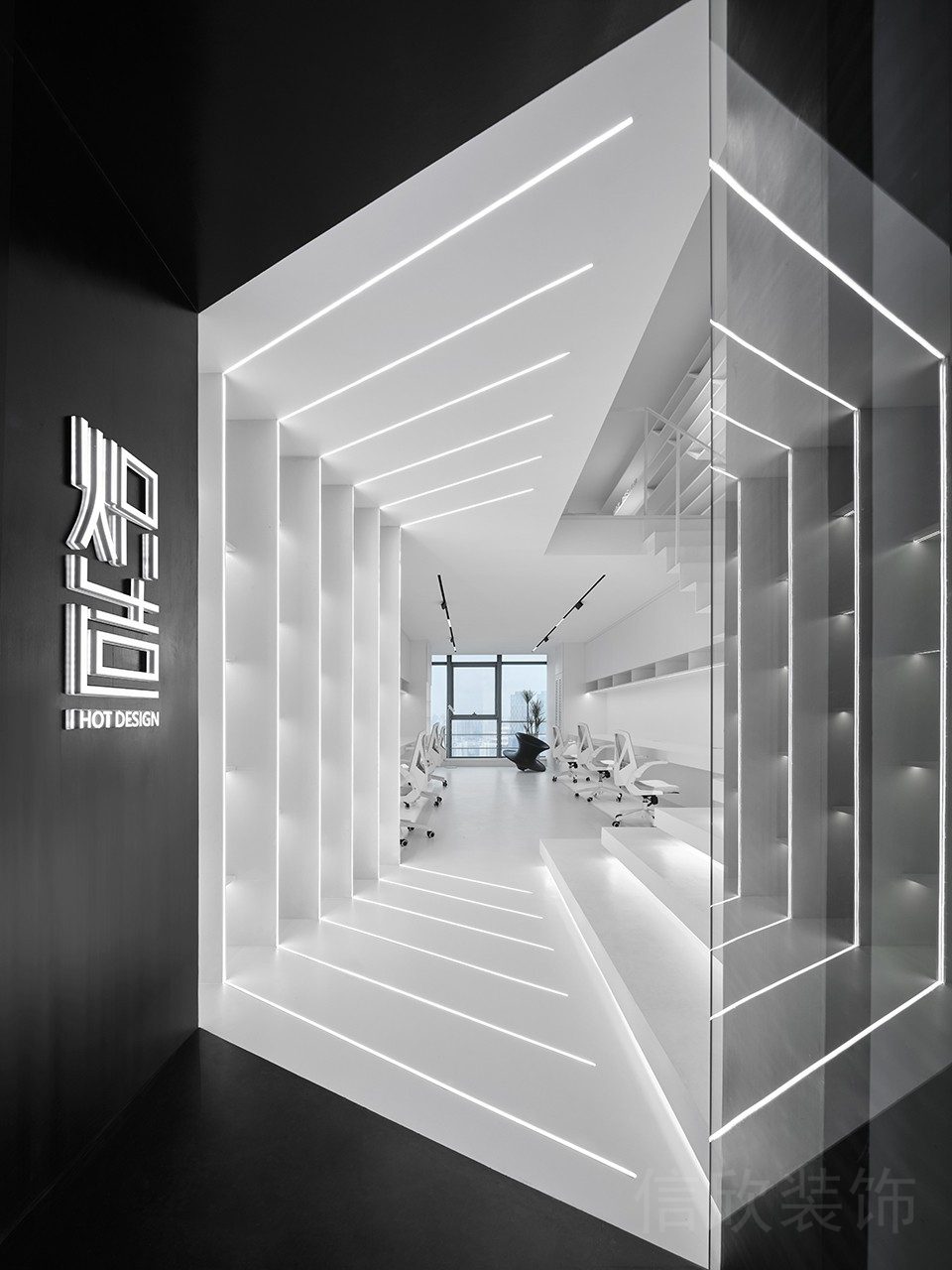 黑色金屬設(shè)計燈飾效果儲物柜裝修瓷磚地板黑白色調(diào)辦公室